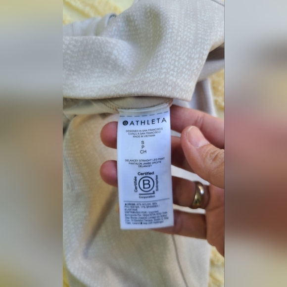 Athleta Stone Colored Slight Flare Pull On Pants Size S - Picture 8 of 9